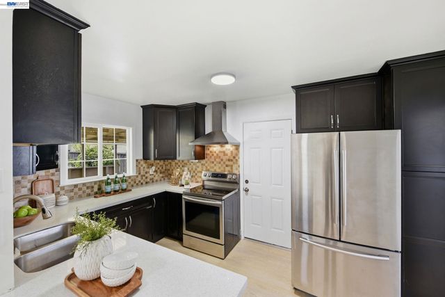 363 Lafayette Ave, Hayward, CA 94544