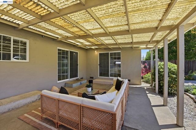 363 Lafayette Ave, Hayward, CA 94544