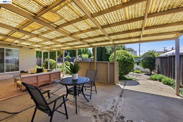 363 Lafayette Ave, Hayward, CA 94544