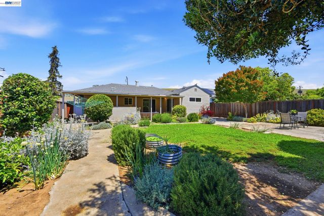 363 Lafayette Ave, Hayward, CA 94544