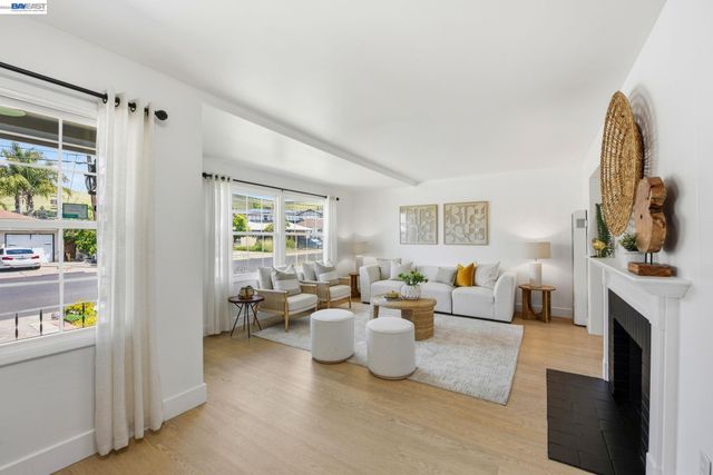 363 Lafayette Ave, Hayward, CA 94544