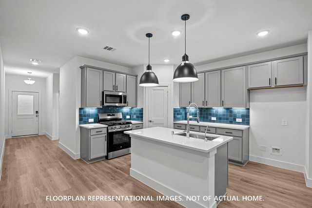 768 Hackberry Branch Court, Magnolia, TX 77354