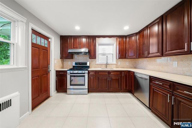 26 W Lawn Road, Livingston, NJ 07039