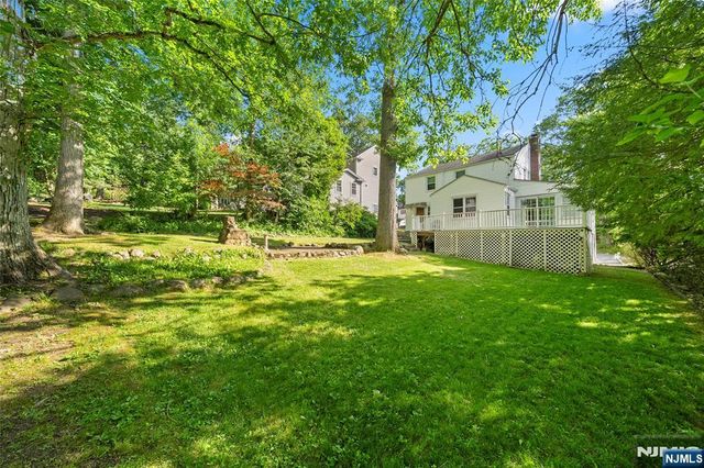26 W Lawn Road, Livingston, NJ 07039