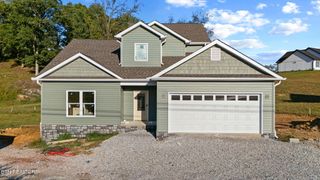 400 Hillvale Rd, Clinton, TN 37716