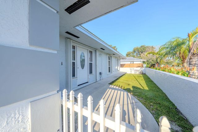 651 SE DEGAN Drive, Port St. Lucie, Port St Lucie, FL 34983