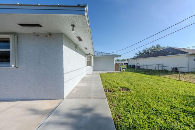 651 SE DEGAN Drive, Port St. Lucie, Port St Lucie, FL 34983