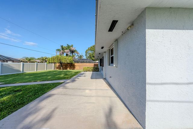 651 SE DEGAN Drive, Port St. Lucie, Port St Lucie, FL 34983