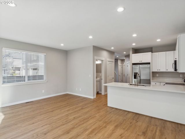 2417 Ne 54TH St, Vancouver, WA 98663
