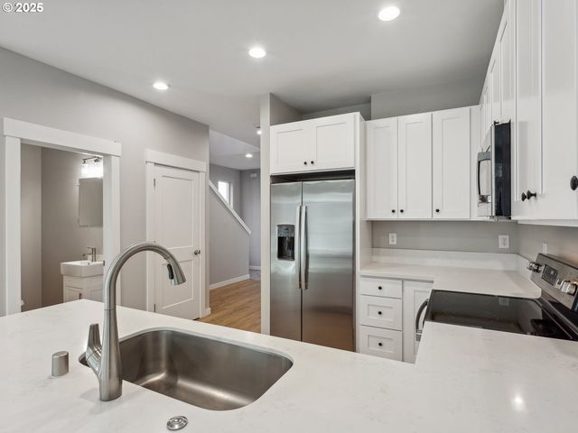2417 Ne 54TH St, Vancouver, WA 98663
