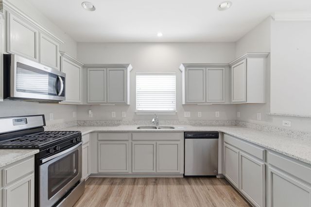 1129 Cotillion Dr, Murfreesboro, TN 37128