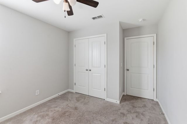 1129 Cotillion Dr, Murfreesboro, TN 37128