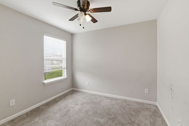 1129 Cotillion Dr, Murfreesboro, TN 37128