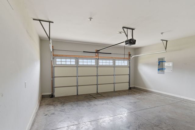 1129 Cotillion Dr, Murfreesboro, TN 37128