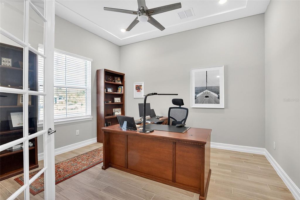 Image 13 of property listing at 17904 LINDEN COMMON COURT, Lutz, FL 33559