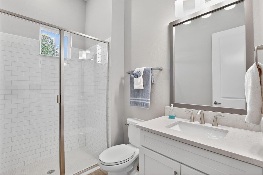 Image 15 of property listing at 17904 LINDEN COMMON COURT, Lutz, FL 33559