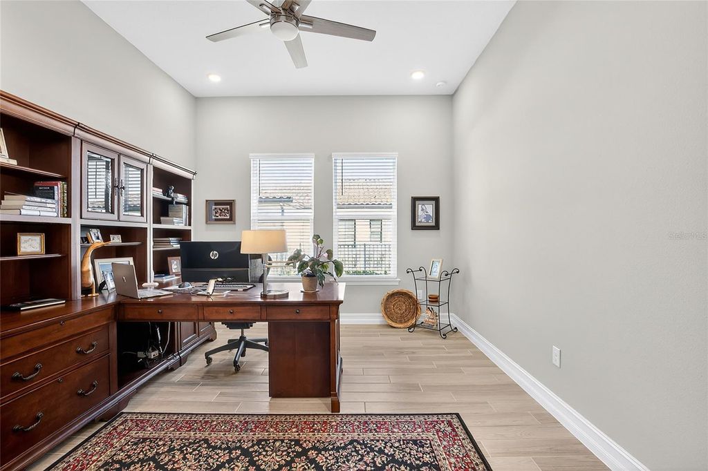 Image 16 of property listing at 17904 LINDEN COMMON COURT, Lutz, FL 33559