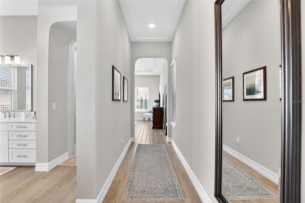 Image 35 of property listing at 17904 LINDEN COMMON COURT, Lutz, FL 33559