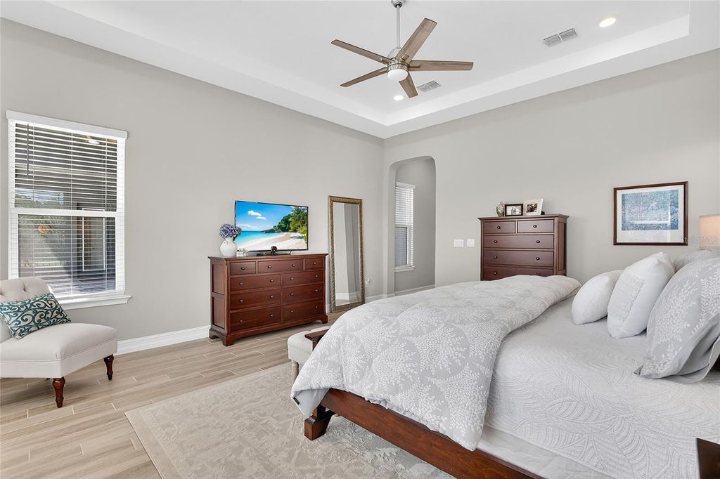 Image 36 of property listing at 17904 LINDEN COMMON COURT, Lutz, FL 33559