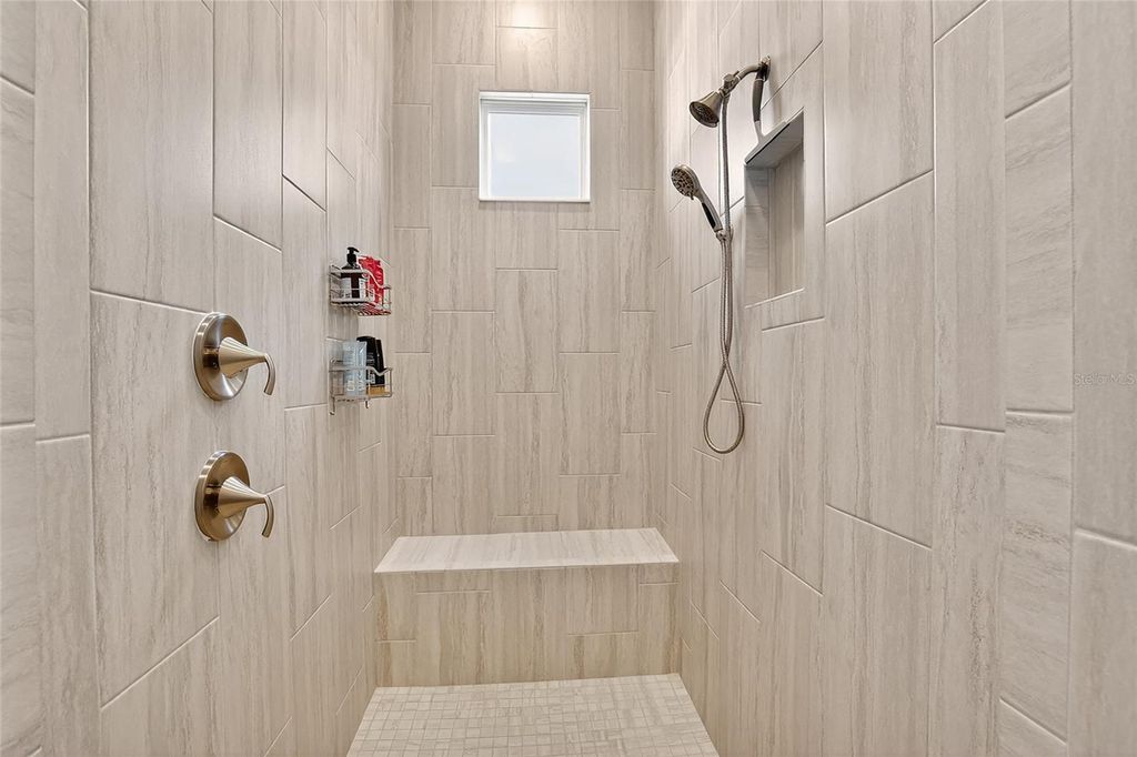 Image 41 of property listing at 17904 LINDEN COMMON COURT, Lutz, FL 33559