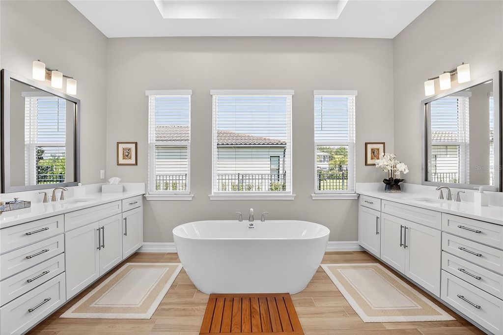 Image 43 of property listing at 17904 LINDEN COMMON COURT, Lutz, FL 33559