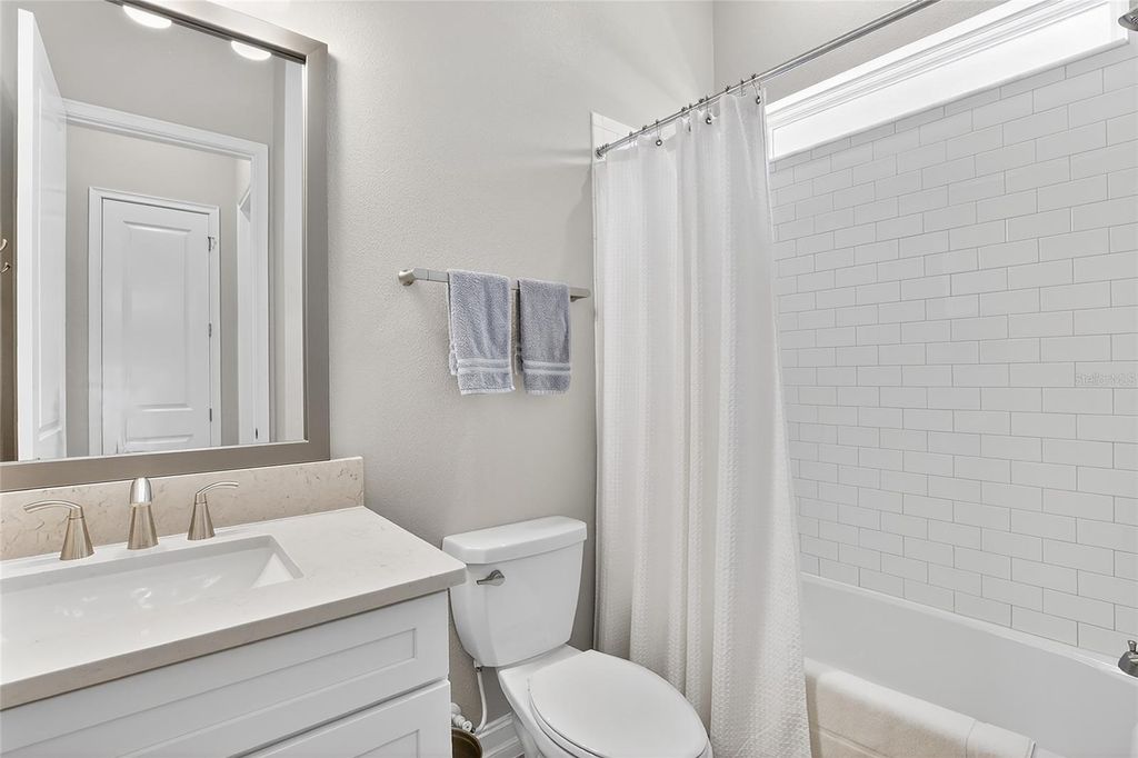 Image 52 of property listing at 17904 LINDEN COMMON COURT, Lutz, FL 33559