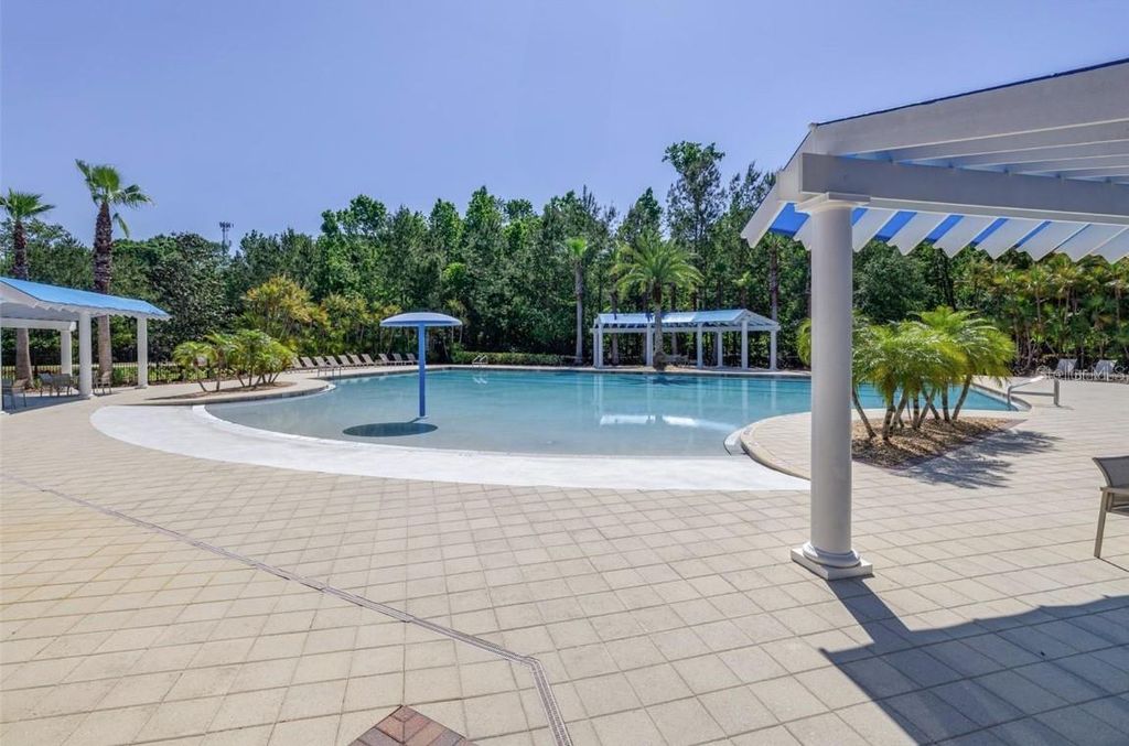 Image 72 of property listing at 17904 LINDEN COMMON COURT, Lutz, FL 33559