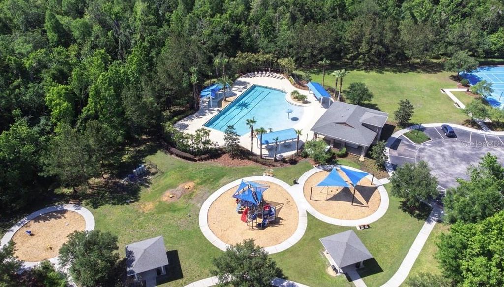 Image 80 of property listing at 17904 LINDEN COMMON COURT, Lutz, FL 33559