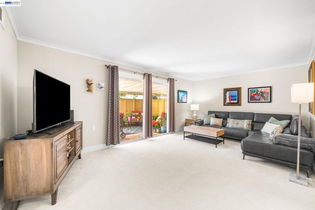 1101 Fairlawn Ct 4, Walnut Creek, CA 94595