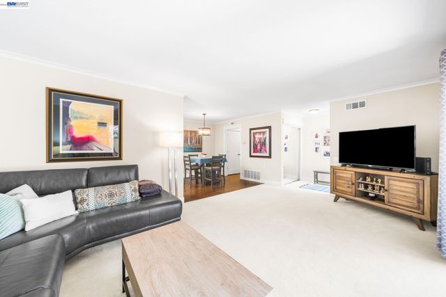 1101 Fairlawn Ct 4, Walnut Creek, CA 94595