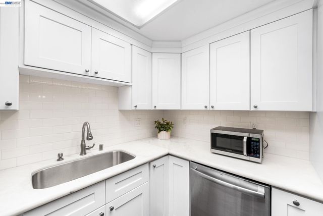 1101 Fairlawn Ct 4, Walnut Creek, CA 94595