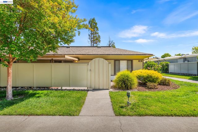 1101 Fairlawn Ct 4, Walnut Creek, CA 94595