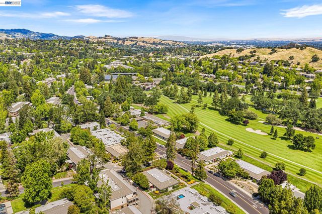 1101 Fairlawn Ct 4, Walnut Creek, CA 94595