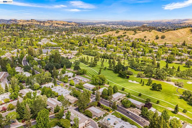 1101 Fairlawn Ct 4, Walnut Creek, CA 94595