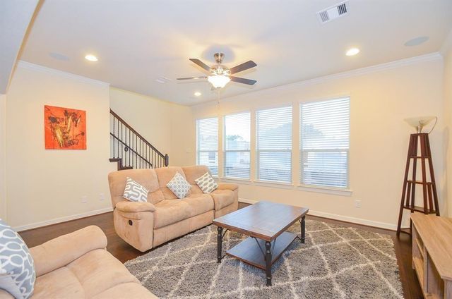 10014 Spring Shadows Park Circle, Houston, TX 77080