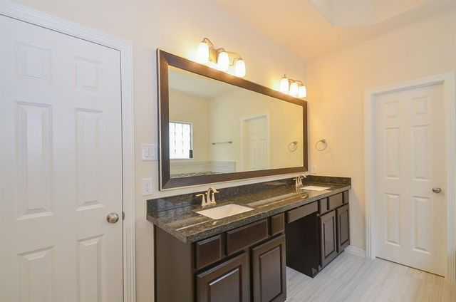 10014 Spring Shadows Park Circle, Houston, TX 77080