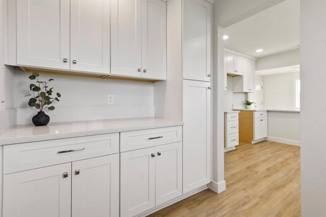 1757 Kenwood St, Sacramento, CA 95815