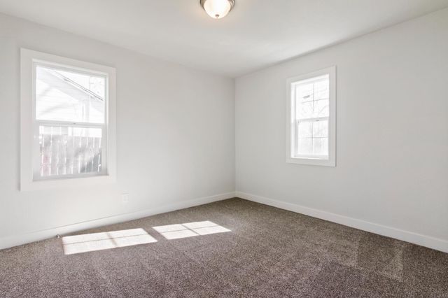 1757 Kenwood St, Sacramento, CA 95815