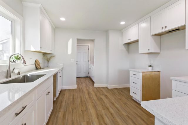 1757 Kenwood St, Sacramento, CA 95815