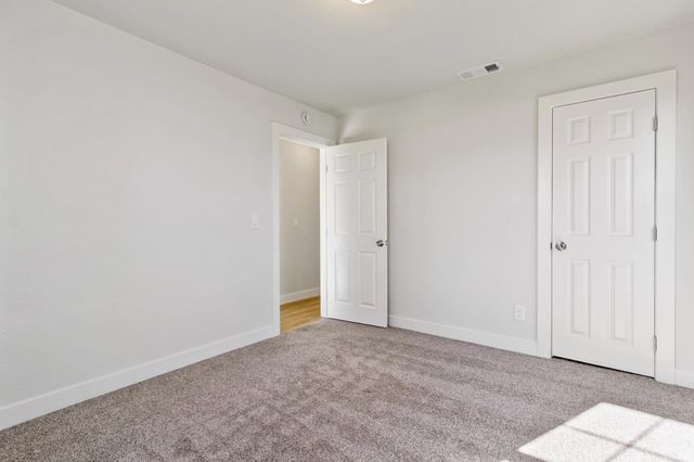 1757 Kenwood St, Sacramento, CA 95815