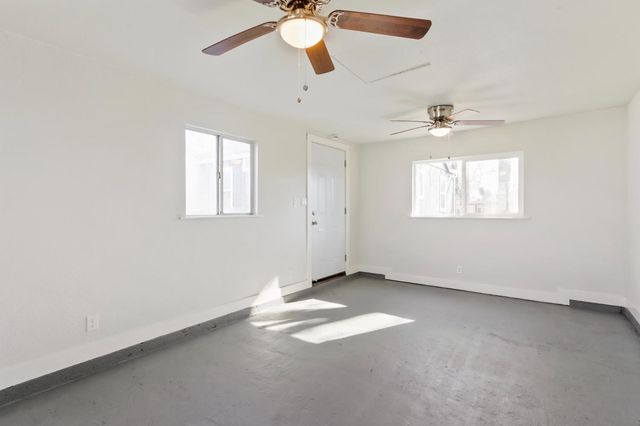 1757 Kenwood St, Sacramento, CA 95815