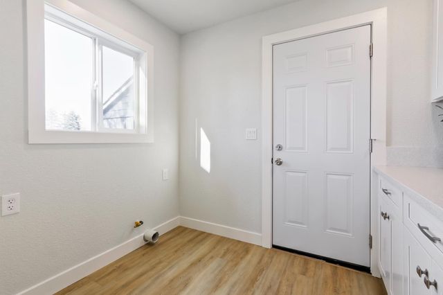 1757 Kenwood St, Sacramento, CA 95815