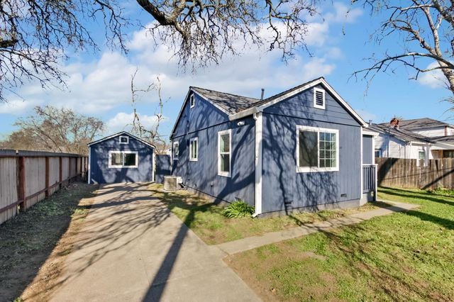 1757 Kenwood St, Sacramento, CA 95815