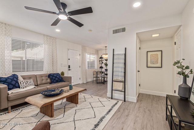 8525 E BELLEVIEW Street 6, Scottsdale, AZ 85257