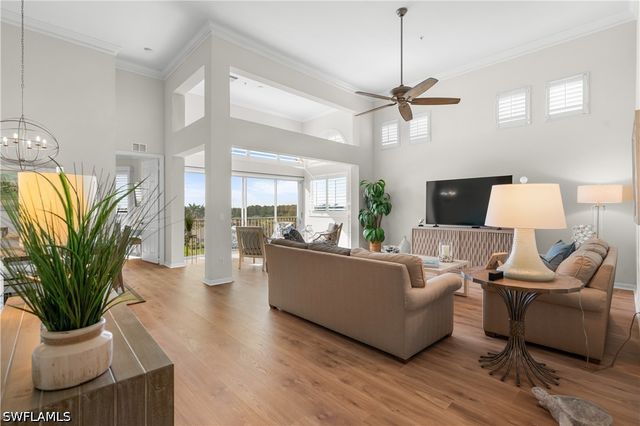 1540 Clermont DR F403, Naples, FL 34109