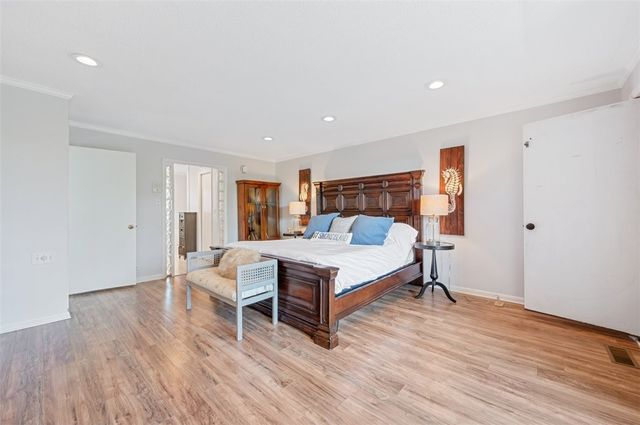 1320 Oak Street, St Simons Island, GA 31522