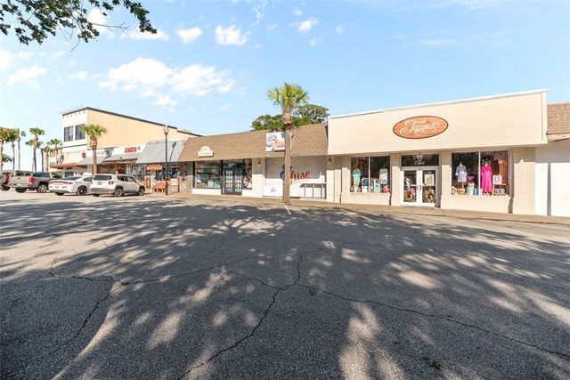 1320 Oak Street, St Simons Island, GA 31522