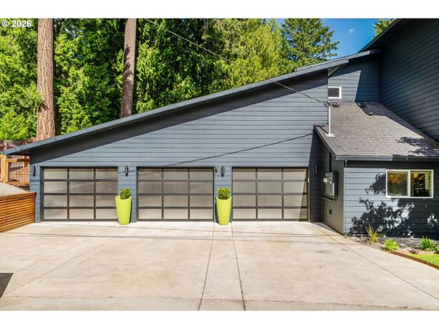 7665 Sw COPEL St, Portland, OR 97225