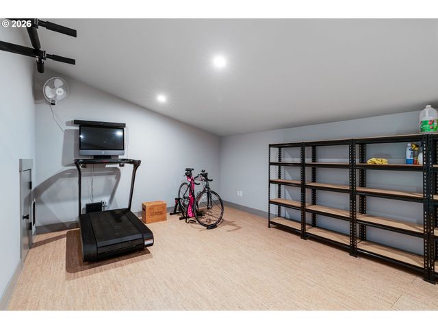 7665 Sw COPEL St, Portland, OR 97225