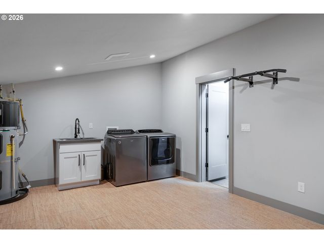 7665 Sw COPEL St, Portland, OR 97225